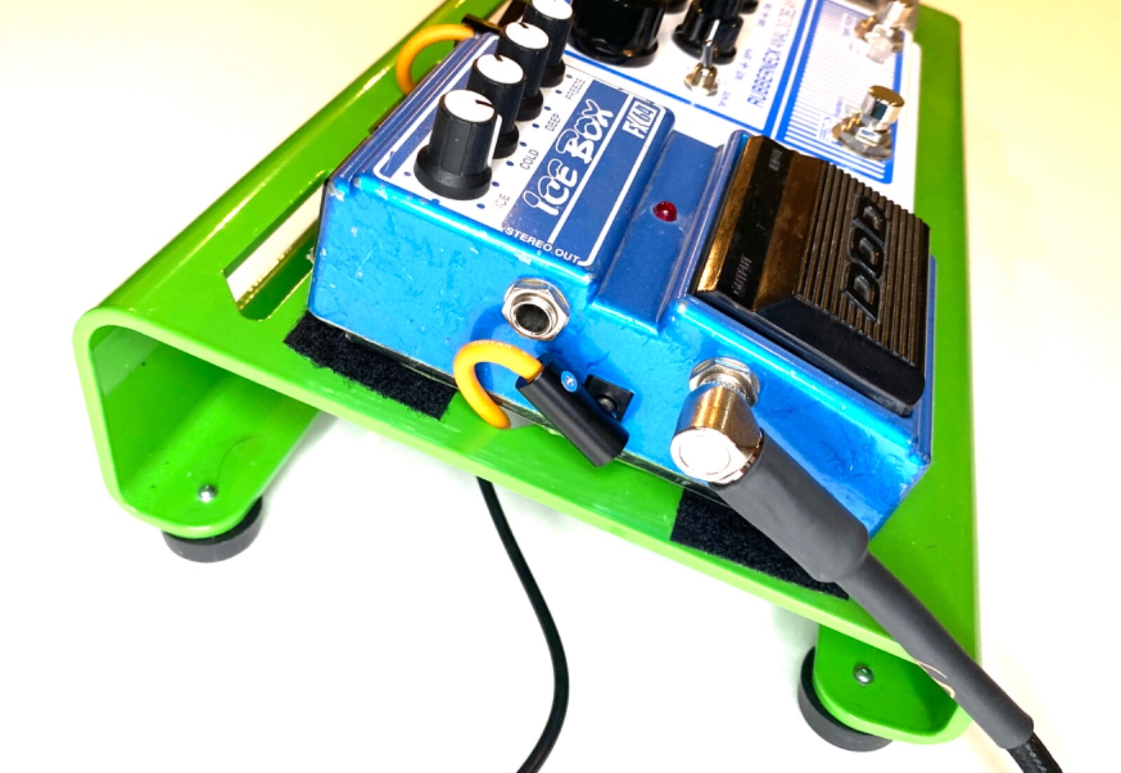 Kurrent Electric Solderless DC Barrel DIY Custom Length Cable Kit for Pedalboard