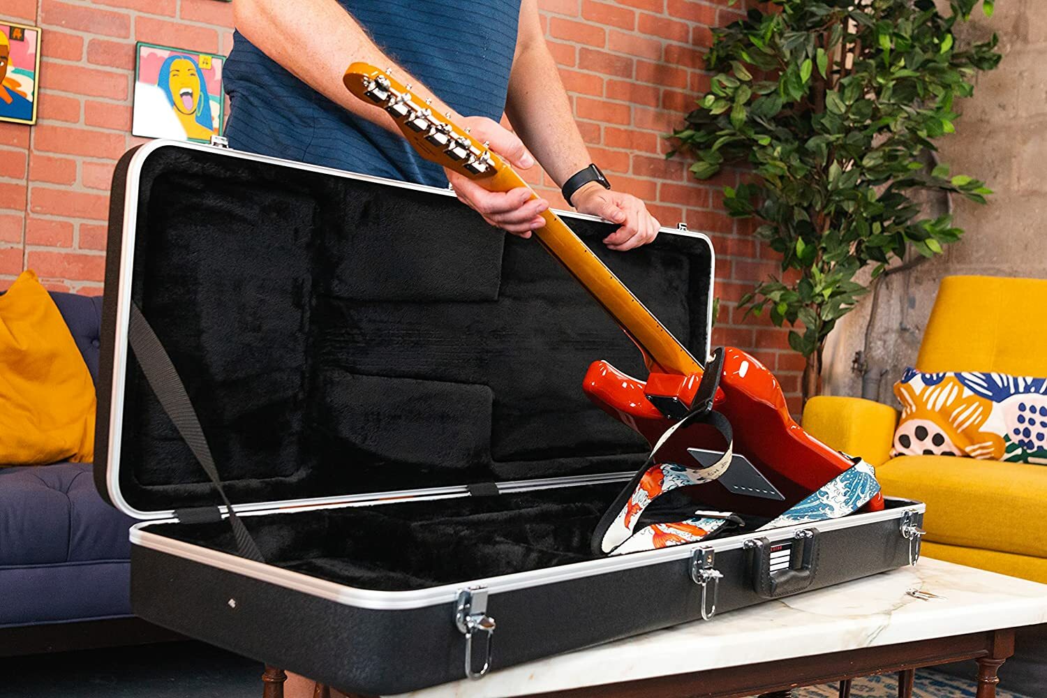 Gator Deluxe ABS Molded Electric Guitar Case for Telecaster and Stratocaster