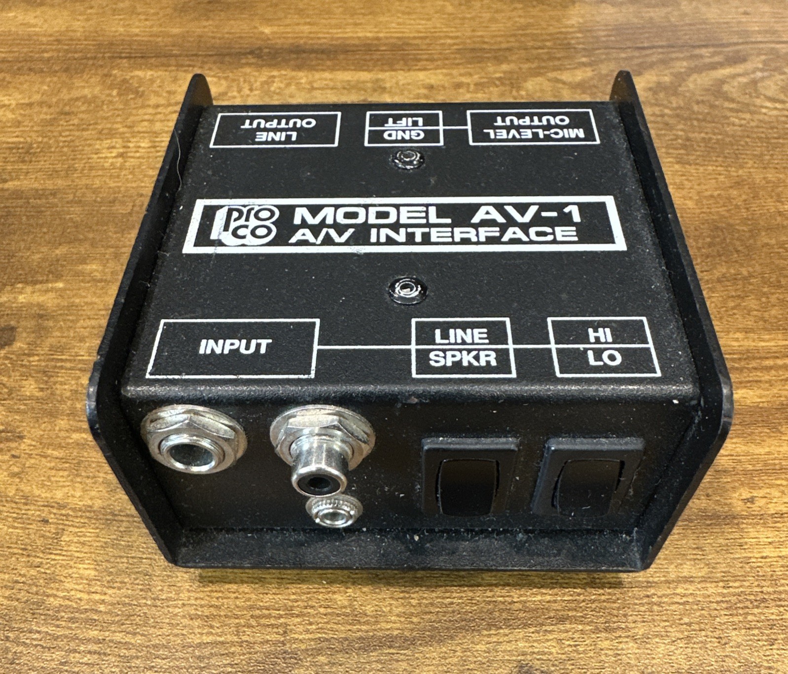 ProCo Sound☆ AV-1 ~ A/V Interface Box