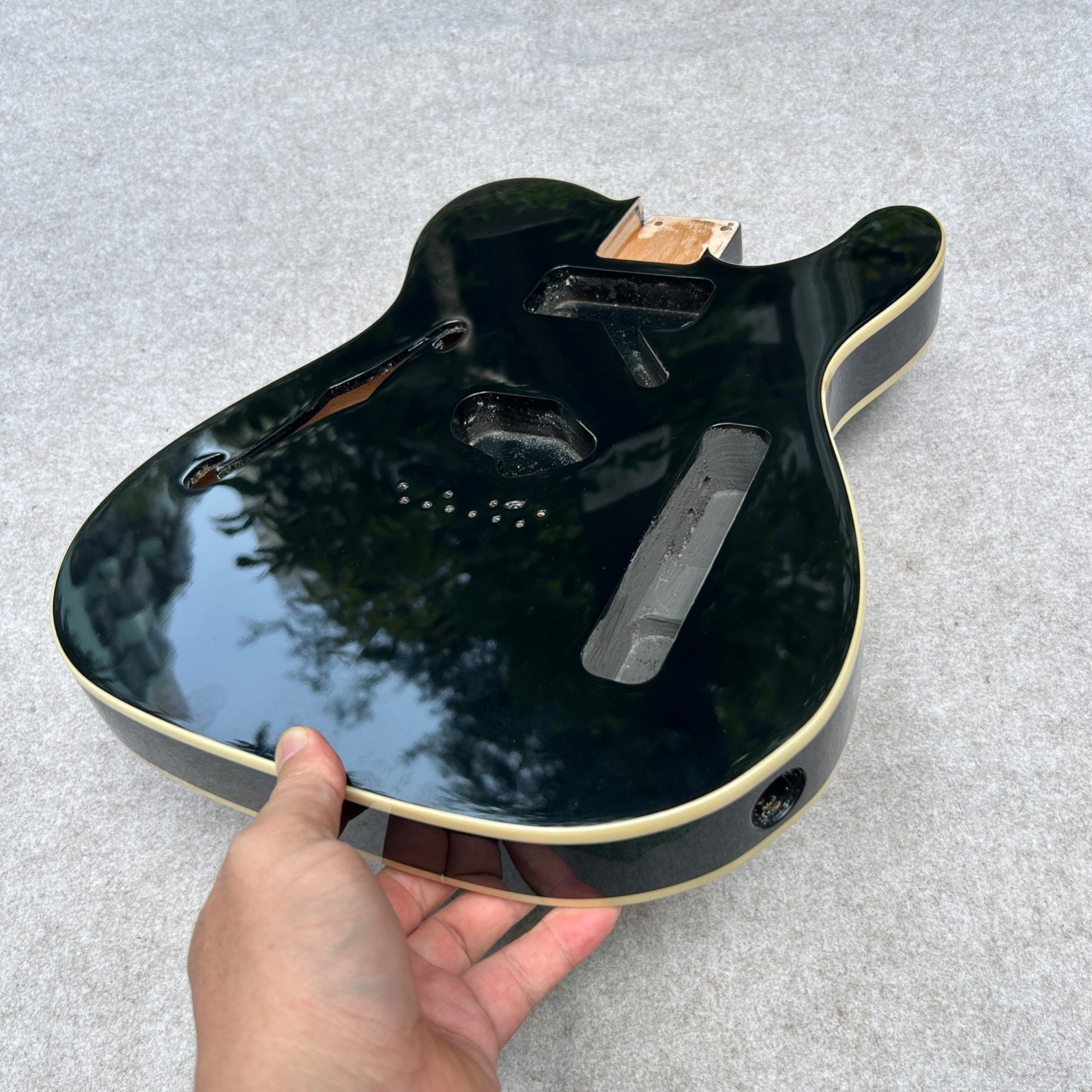Guitar body Tele Thinline HS Semi hollow alder black 4.33 LBS