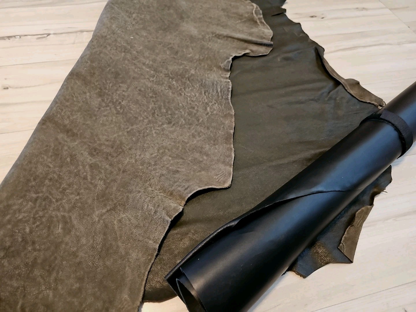 DARK OLIVE LOW-GRAIN SHEEPSKIN LAMBSKIN LEATHER HIDE PANEL,SHEET,SQUARE 6+sqf