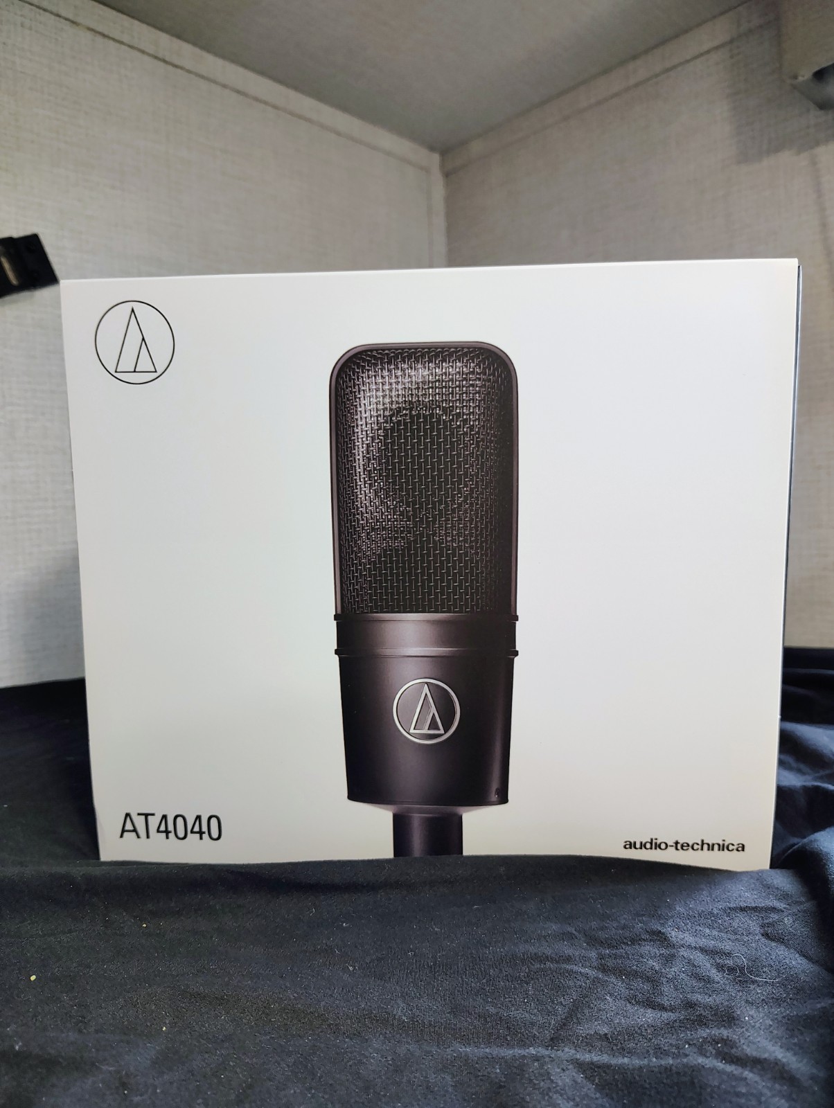 Audio-Technica AT4040 Cardioid Condenser Studio Microphone – Open Box Brand New