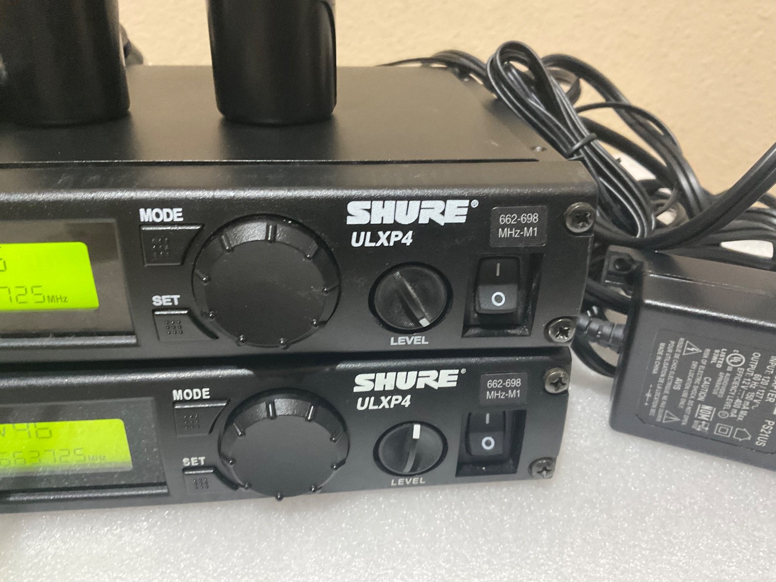 Shure ULXP4 / ULX2-M1 SM58 Wireless Microphone System 662-698MHz.