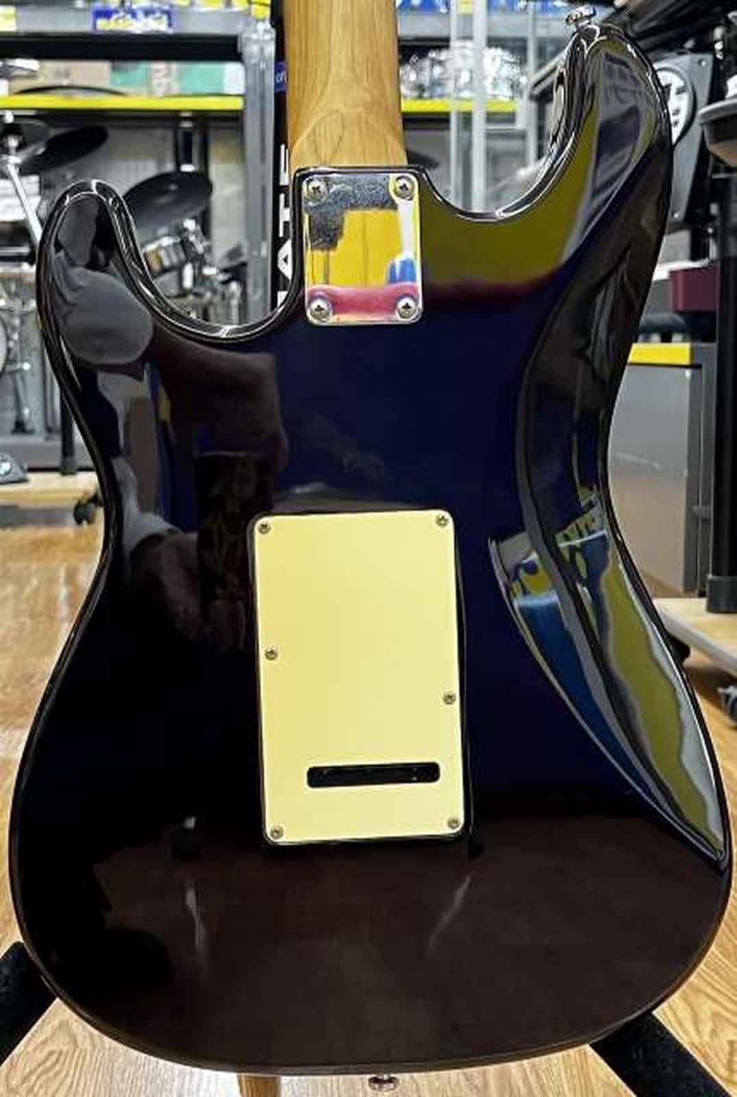 MAVIS MST Used Alder body Maple neck Rosewood fingerboard Red