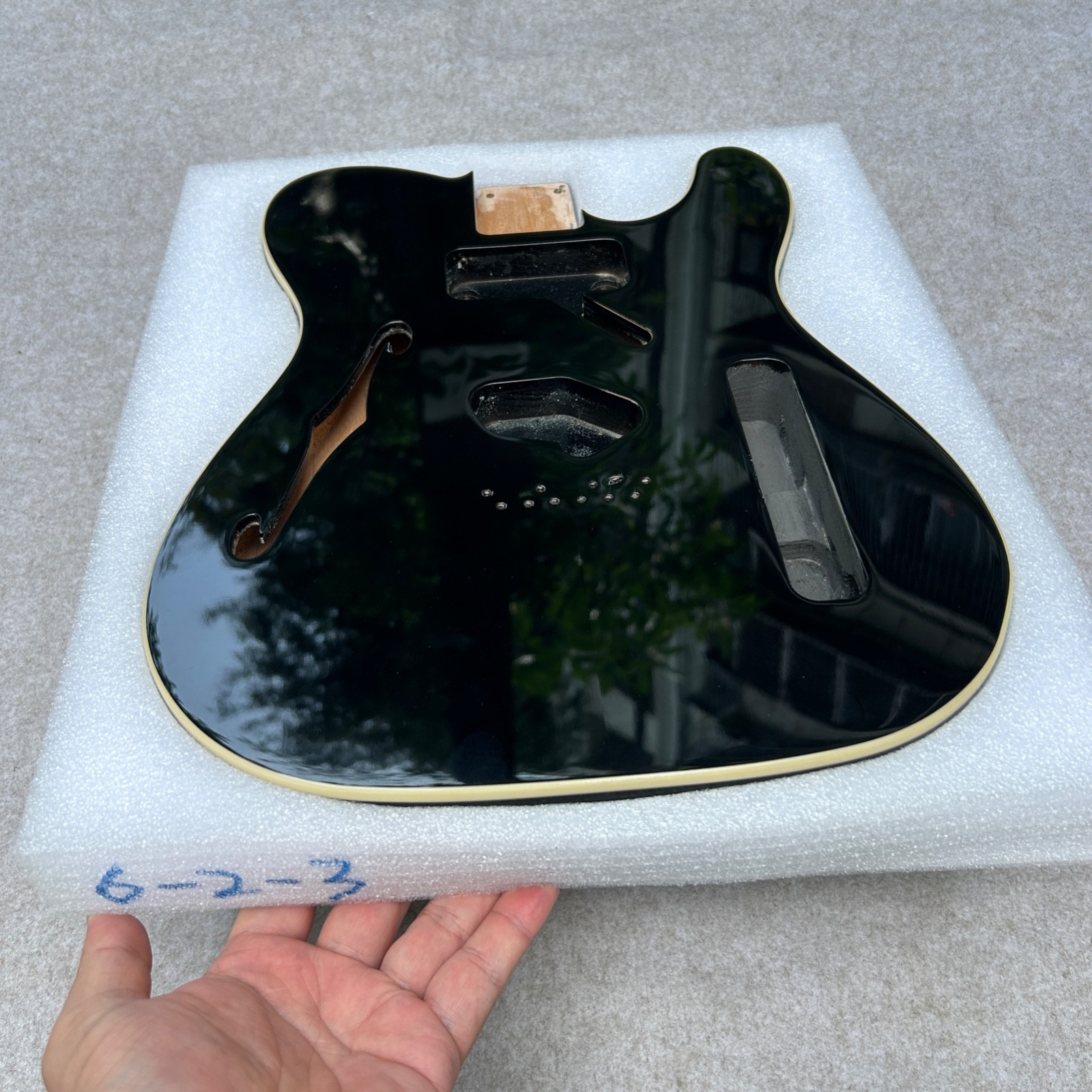 Guitar body Tele Thinline HS Semi hollow alder black 4.33 LBS