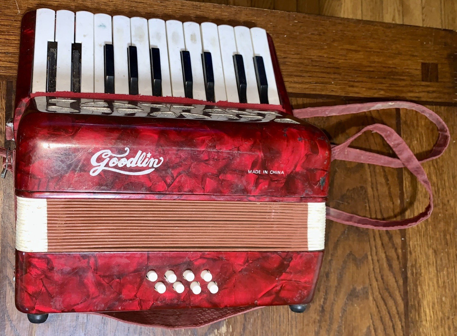 Goodlin Child’s ACCORDIAN Vintage Made in China Rare Selling As Is 1960s