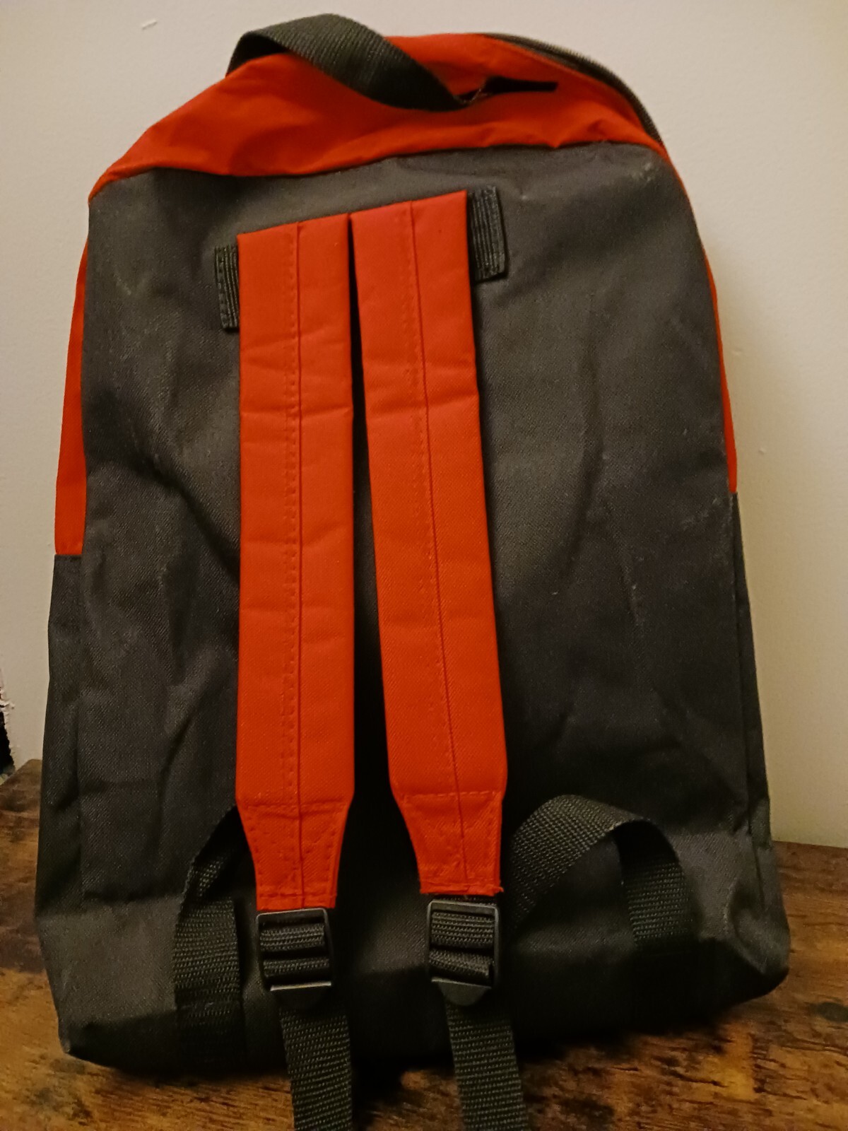 Red and Black Junior Backpack: Violin