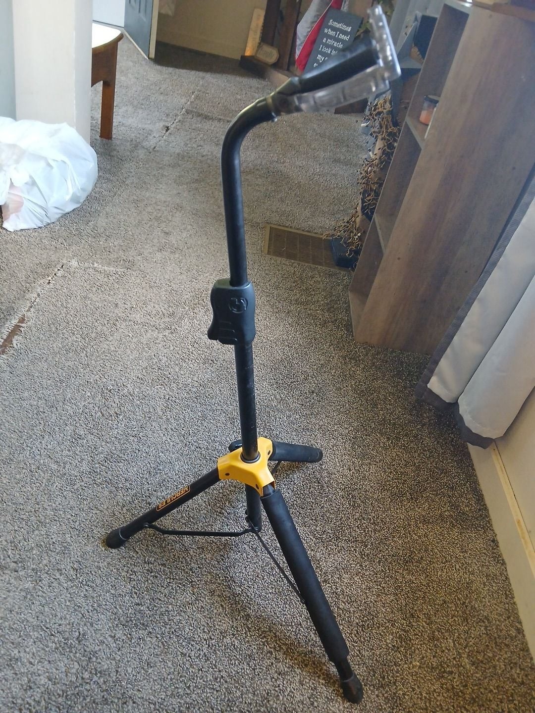 Hercules GS414B Plus Guitar Stand with Auto Grip System