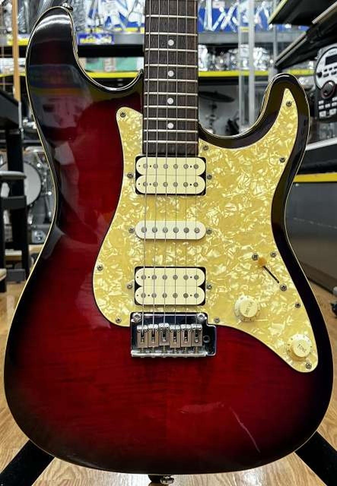MAVIS MST Used Alder body Maple neck Rosewood fingerboard Red