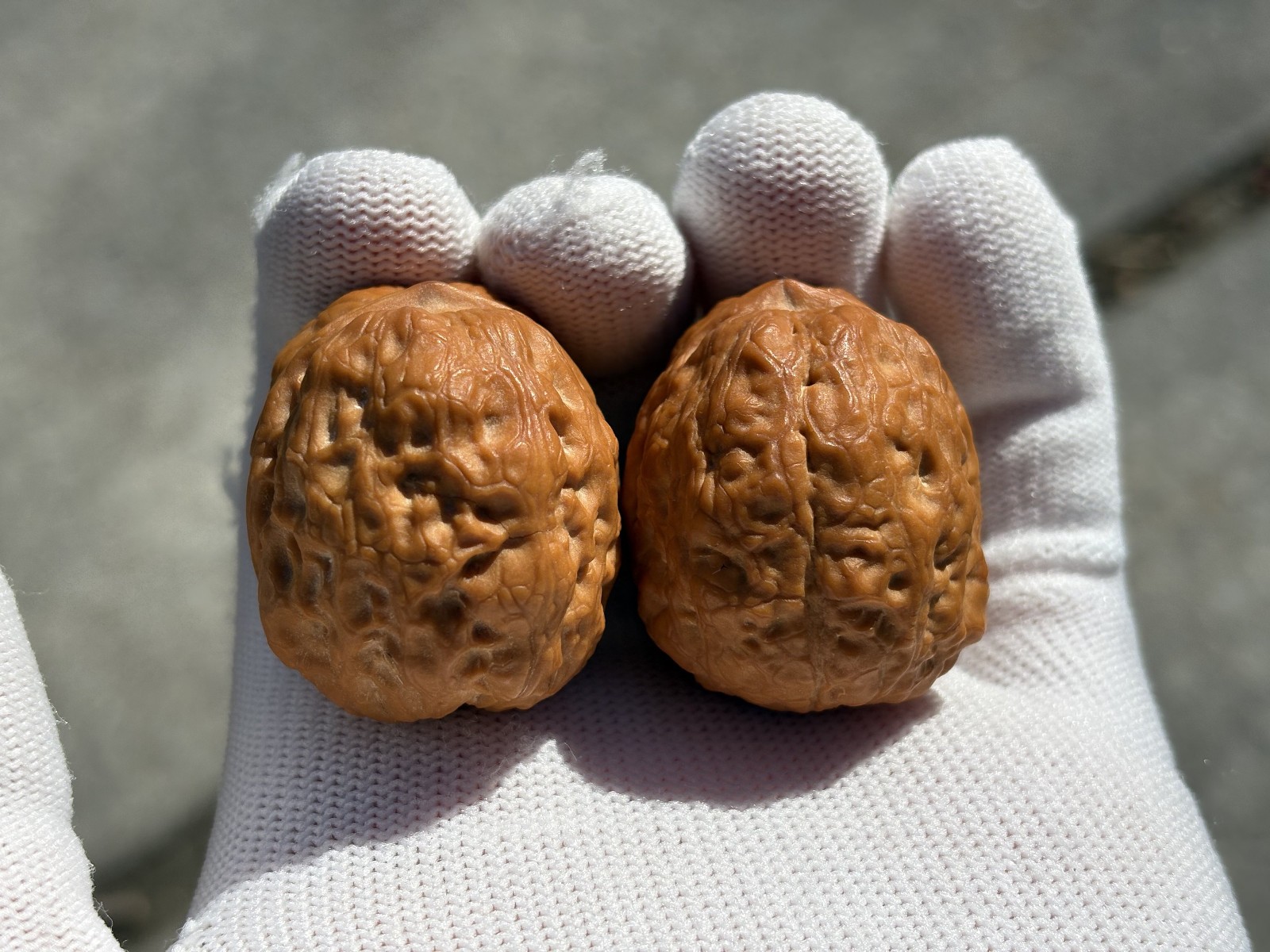Hand massage ball Wenwan Walnuts Shui Jing Yuan Bao Tie walnuts