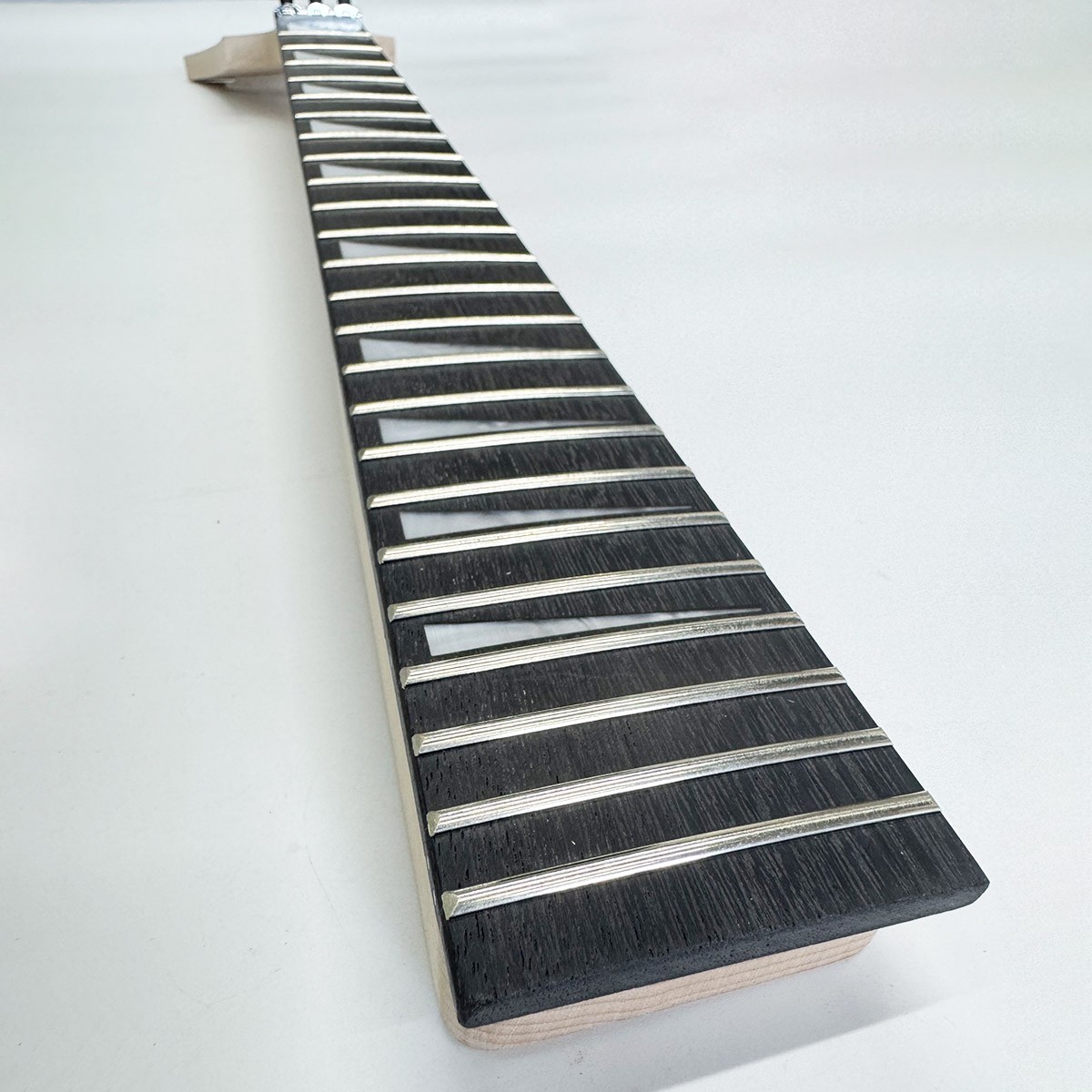 25.5″ 24 Frets Electric Guitar Neck, Maple, Jujube Wood Fretboard, Inlaid, Unfin