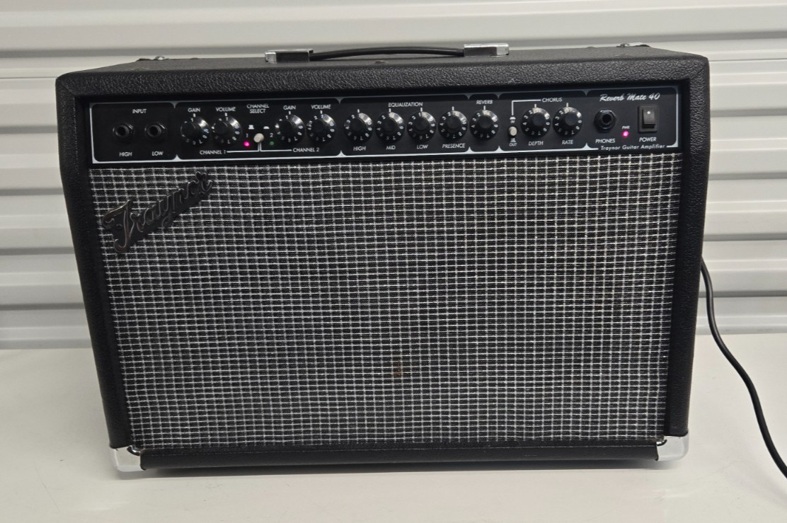 Traynor Reverb Mate 40 2×8 Solid State Guitar Amplifier