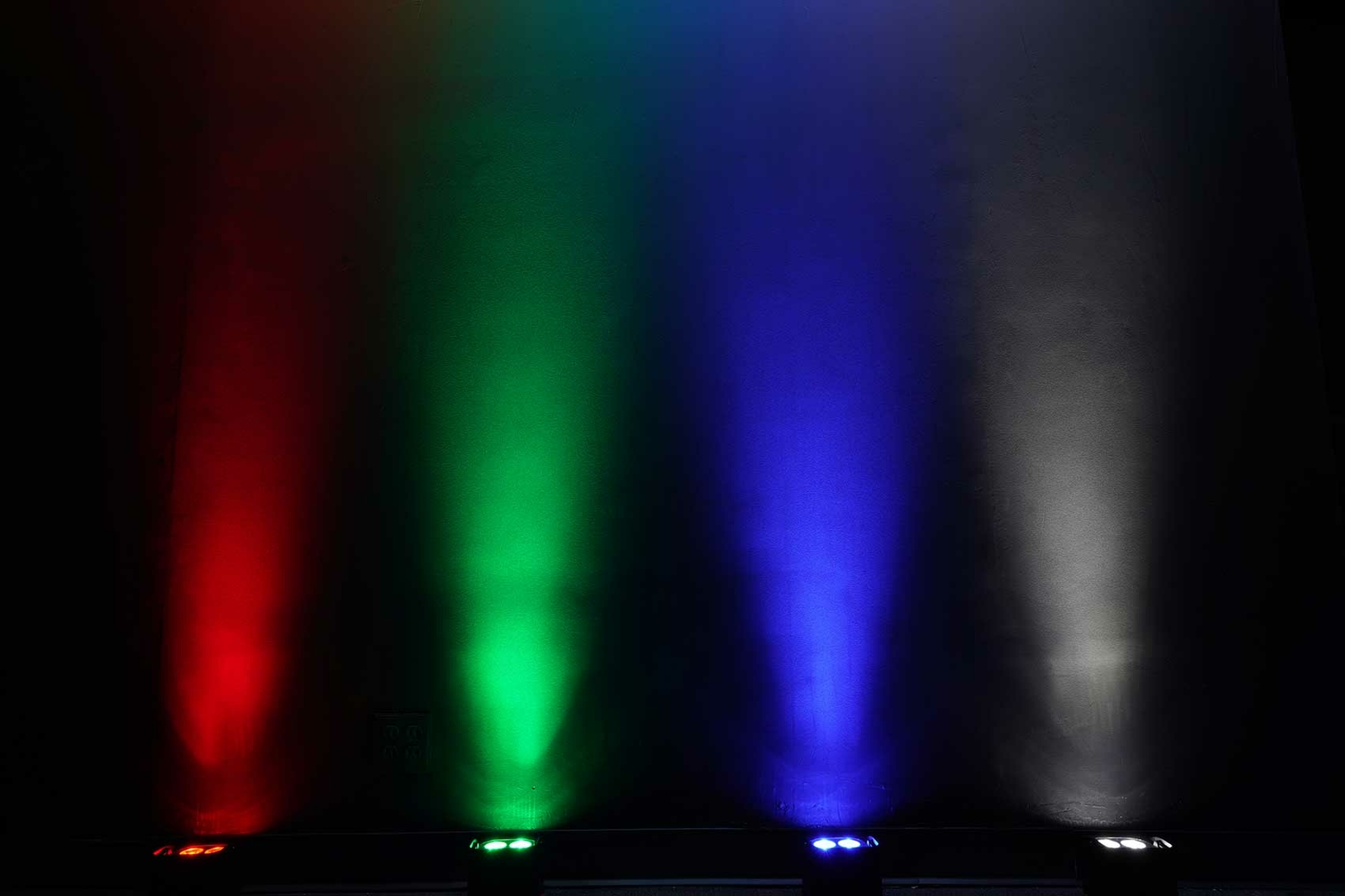 Rockville BEST PAR 50 Rechargeable Par Can Wash Light w/ Wireless DMX+RGBWA+UV