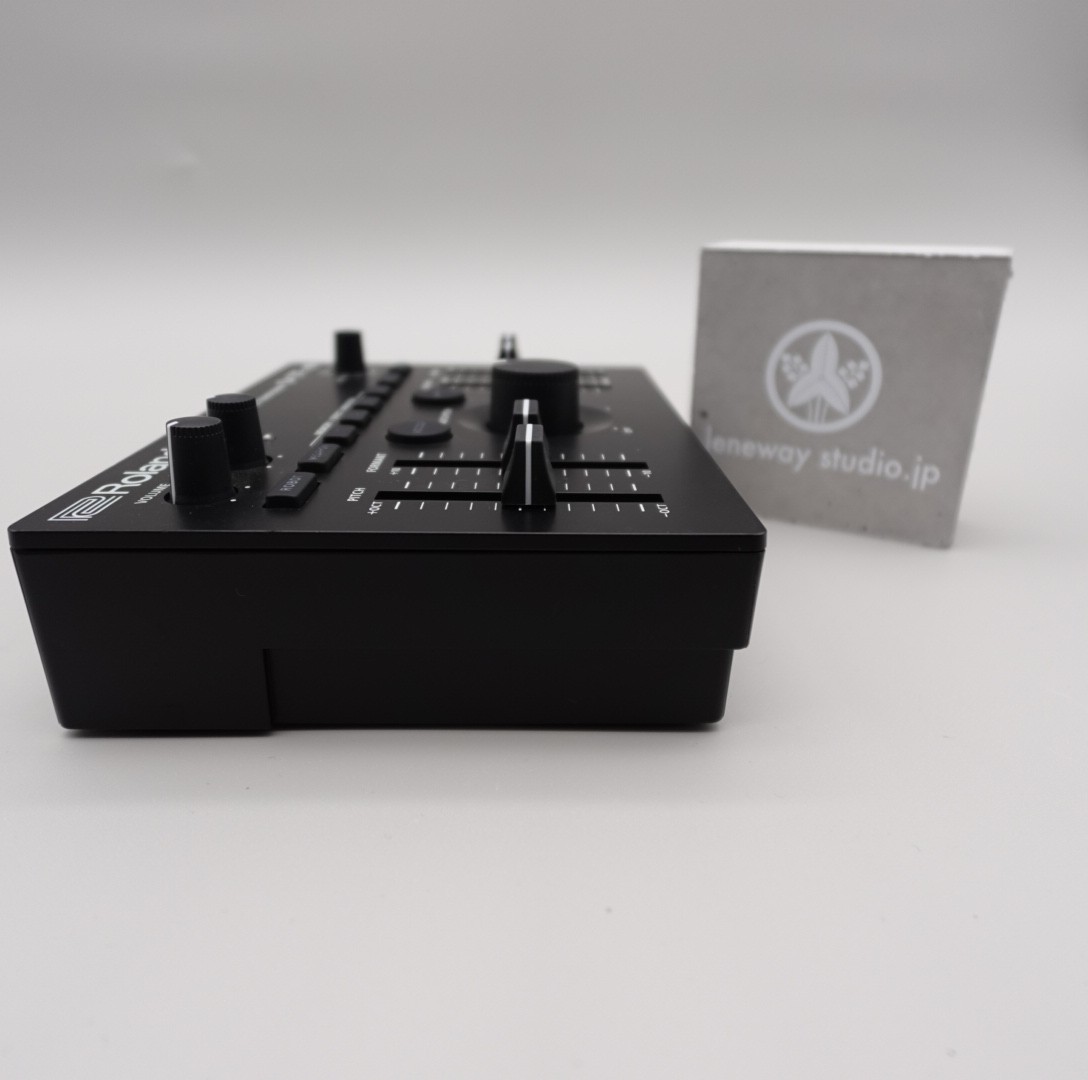 Roland VT-4 Voice Transformer Effect Processor Vocal Tabletop Voice Transformer