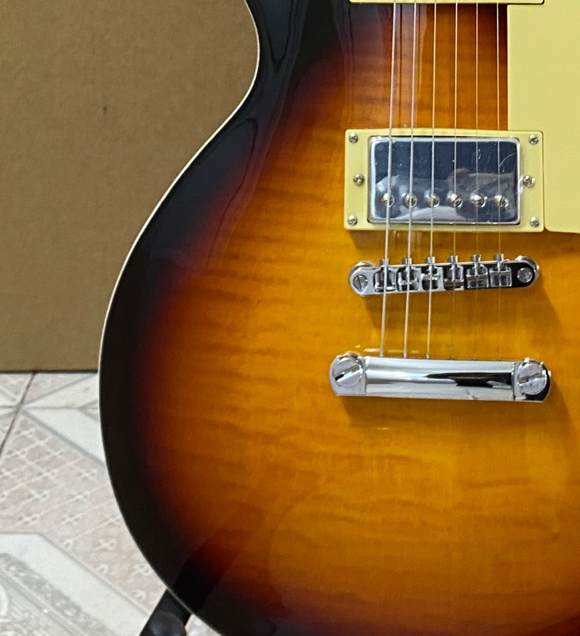 Tobacco Sunburst Flamed Maple Top electric guitar Rosewood Fretboard