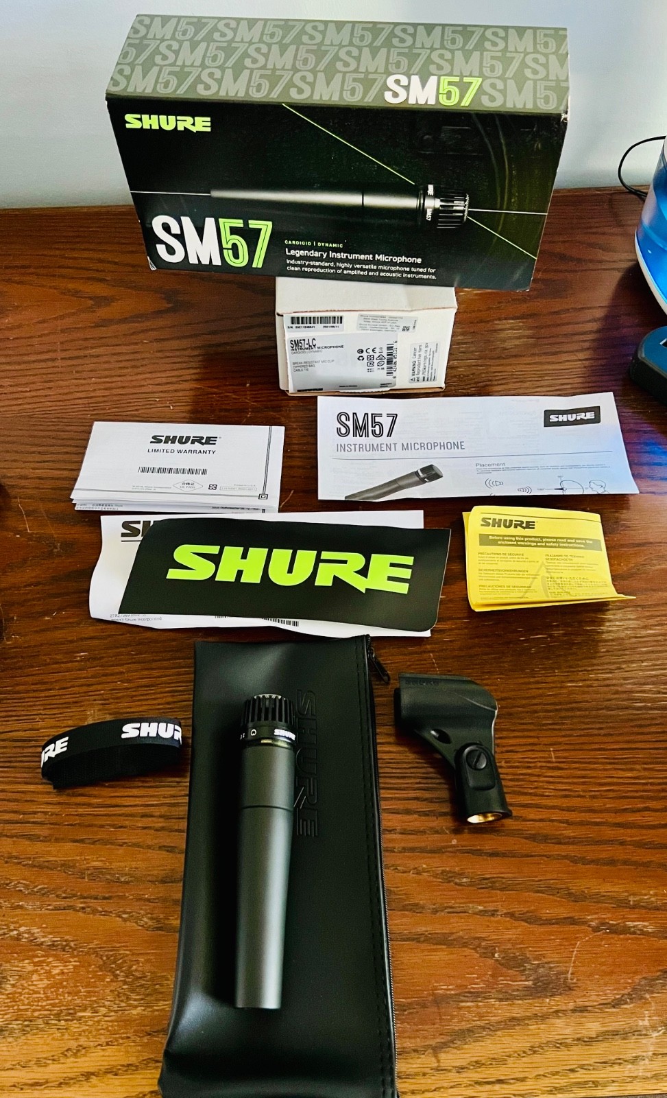 Shure SM57 Dynamic Instrument Microphone SM-57 Mic Stage Studio w/bag & clip