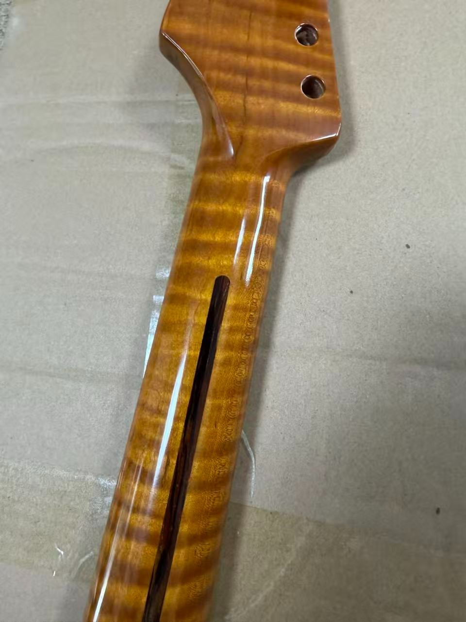 AAAAA Roasted Flame Maple Electric Guitar Neck 22 Fret for Strat Style Guitar