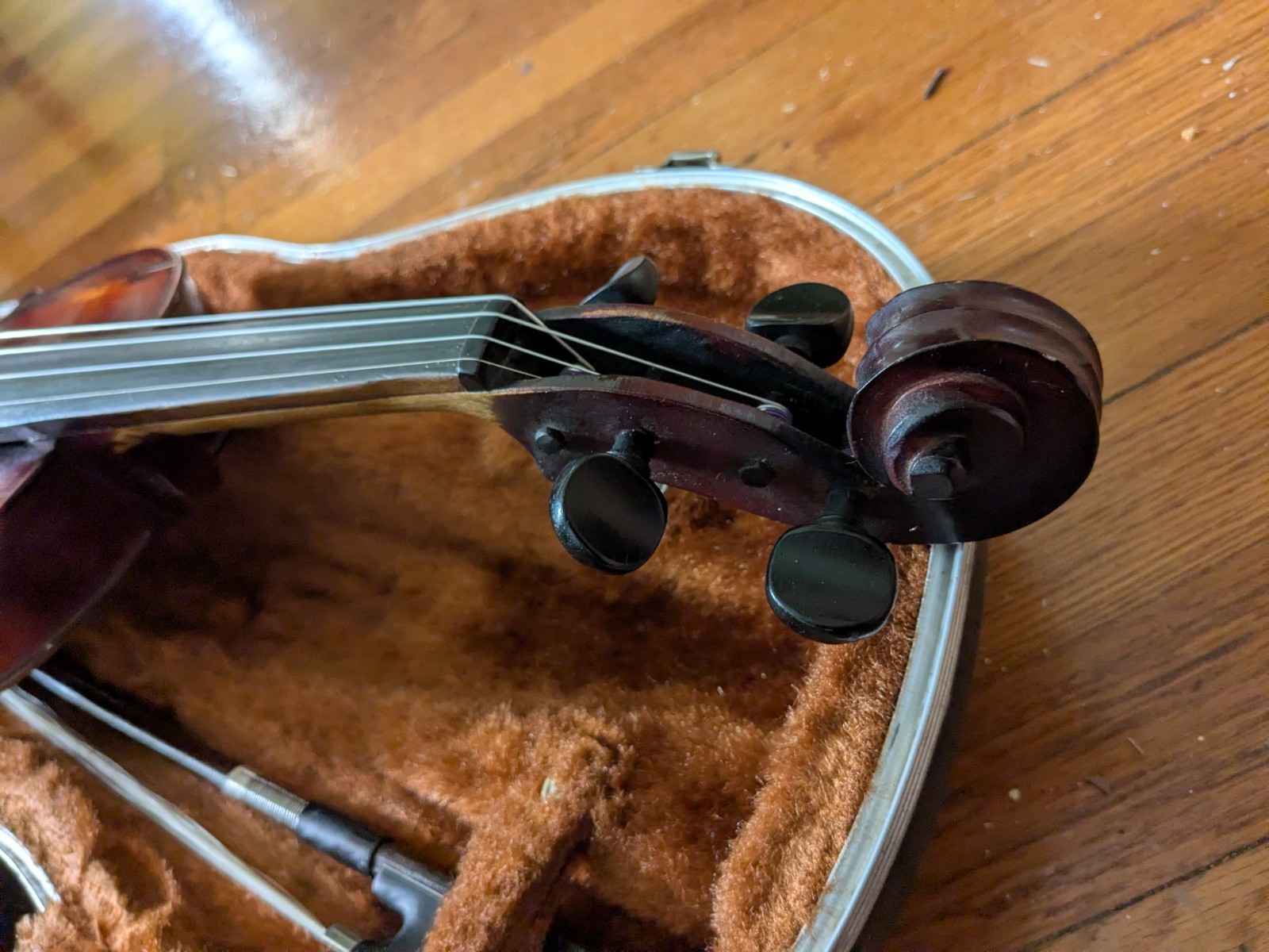 1920s Jackson Guldan violin 4/4 , bow and case included