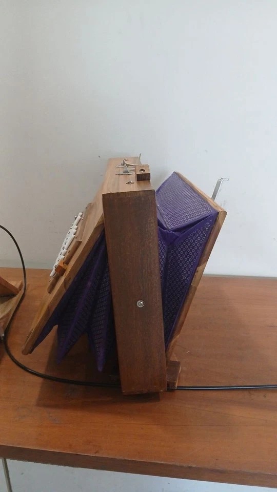 Shruti Box 16×12×3″ — Pure Teak, 440Hz Tuning, Natural Finish, Foot Pedal