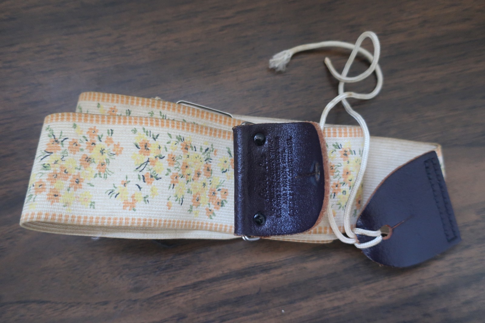 Vintage 1960 Bobby Lee Rare White Stretchy Material Guitar Strap Embroidered
