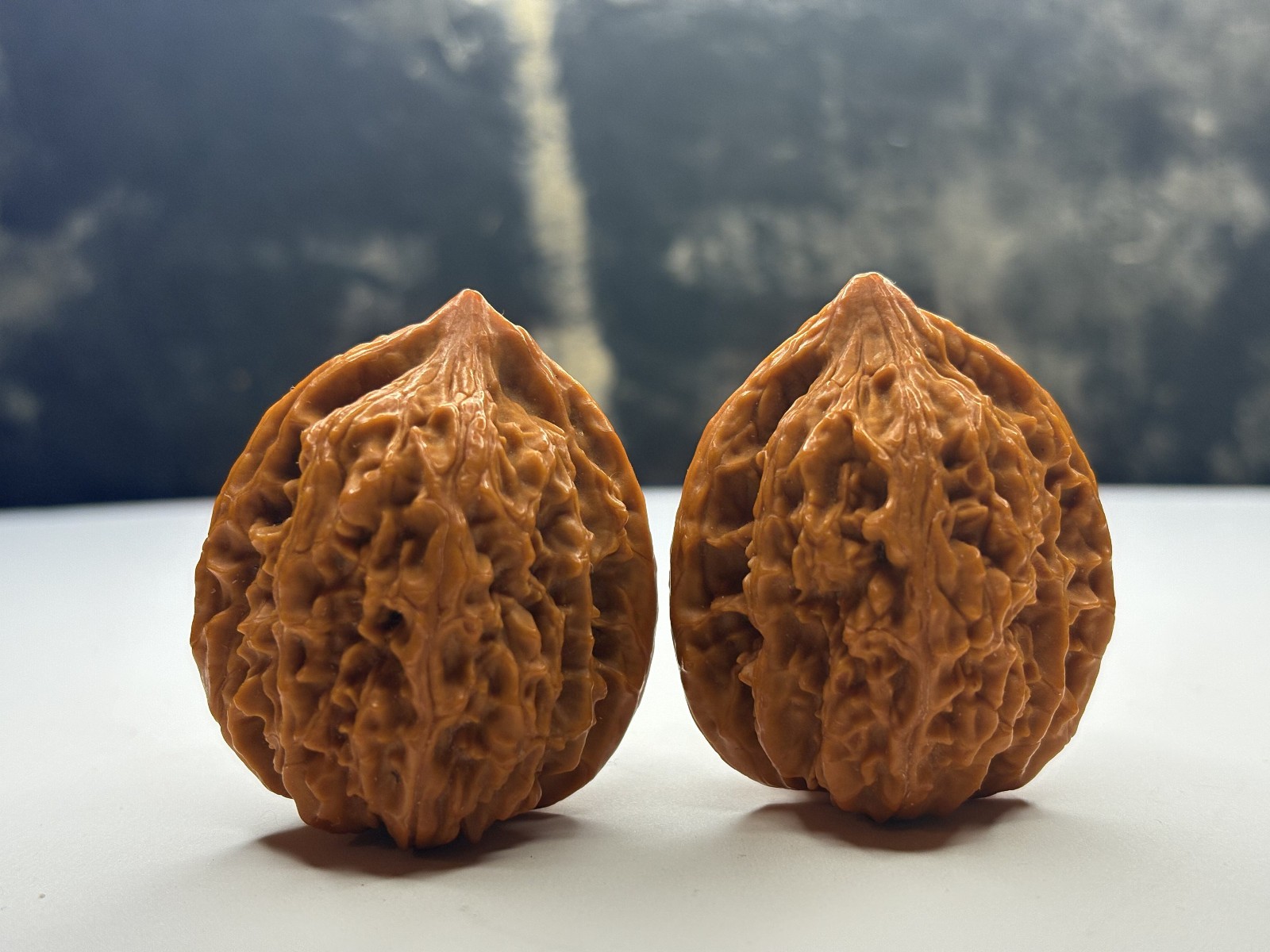 A pair of Wenwan Walnuts hand massage ball Wu Ming Chicken heart