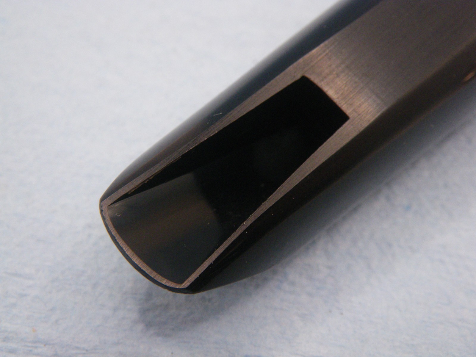 PLASTIC STUDENT LEVEL Bb CLARINET MOUTHPIECE, LIGATURE, METAL CAP – CLEAN, VGC
