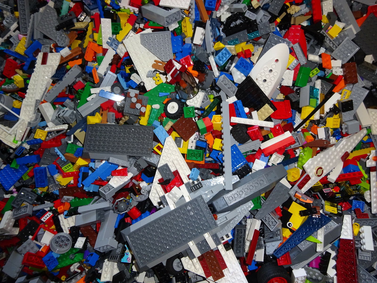 Bulk LEGO LOT 10 pound box of Bricks, parts, Pieces, Tire, accessories 10 pounds
