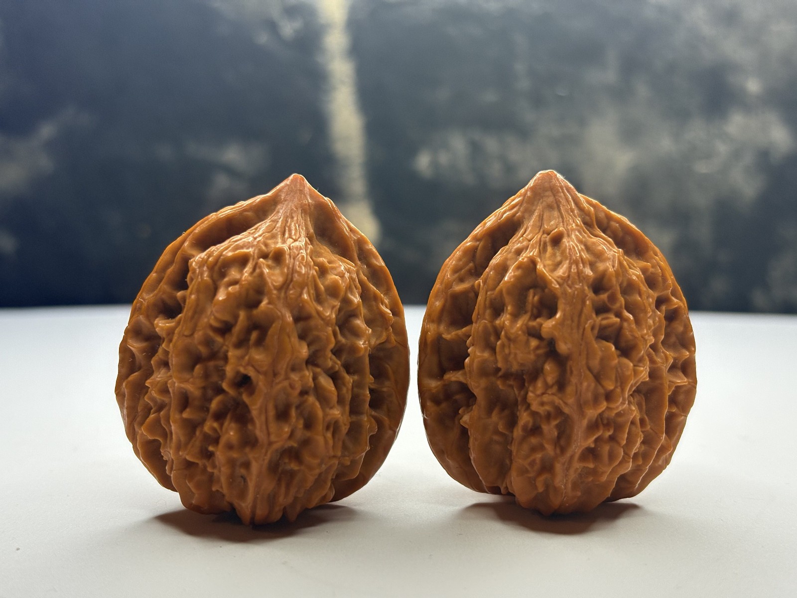 A pair of Wenwan Walnuts hand massage ball Wu Ming Chicken heart