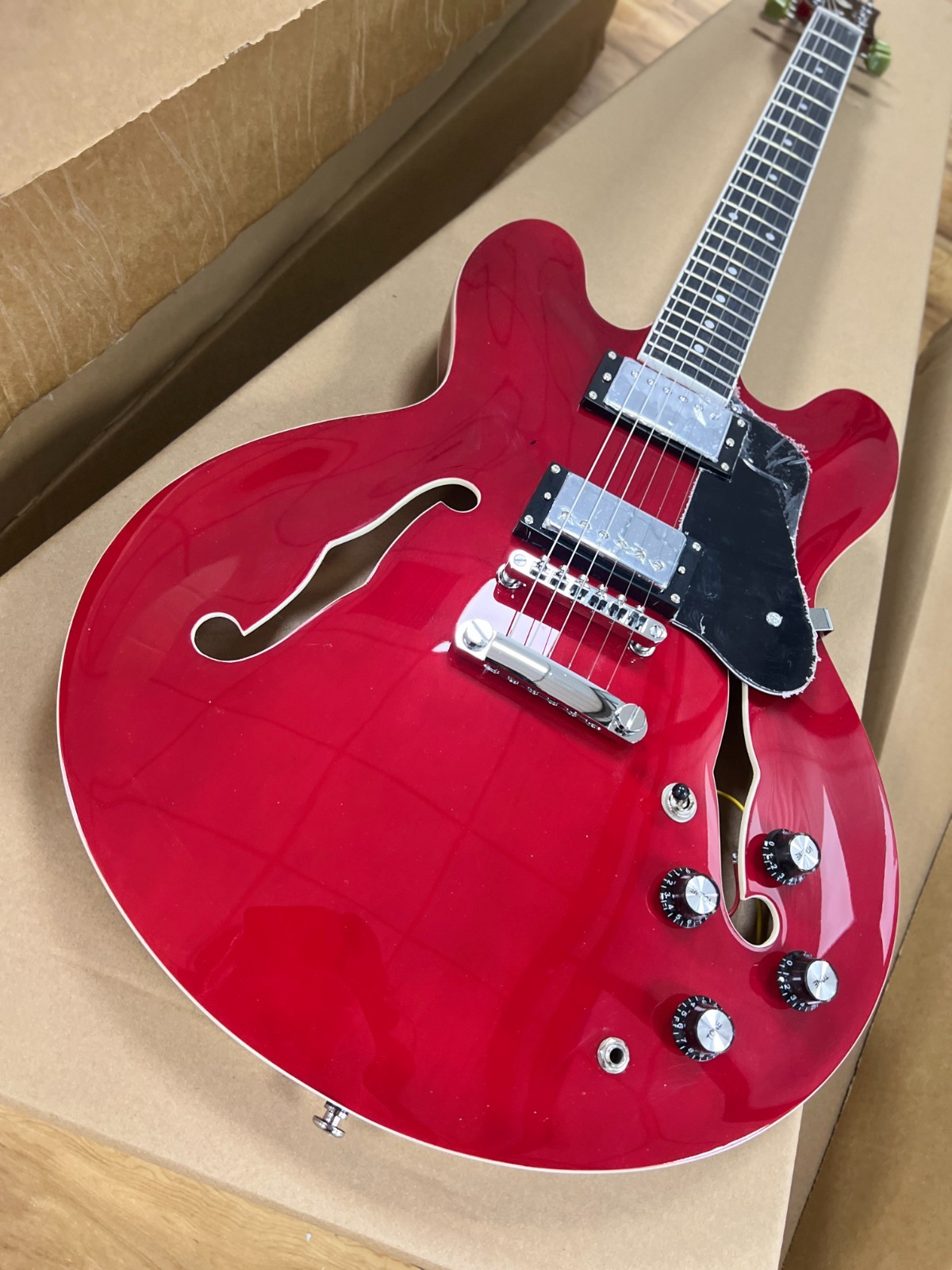 US Ship ES-335 Semi-Hollow Electric Guitar Cherry colored metallic paint