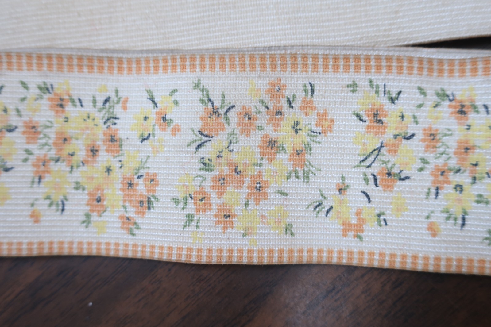 Vintage 1960 Bobby Lee Rare White Stretchy Material Guitar Strap Embroidered